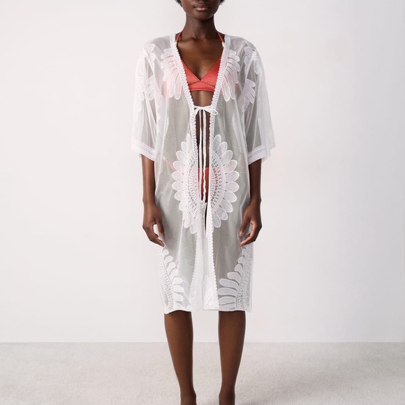 FINAL SALE - Etam White Sheer Lace Kimono Cover-Up size S/M - Picture 2 of 5
